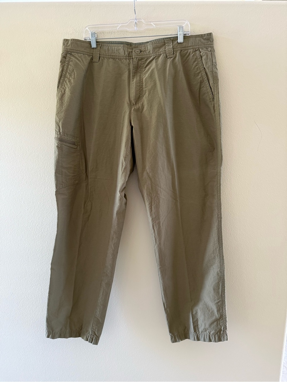 Columbia Men's Khaki Cargo Pants Lightweight Fishing Hiking Outdoors
